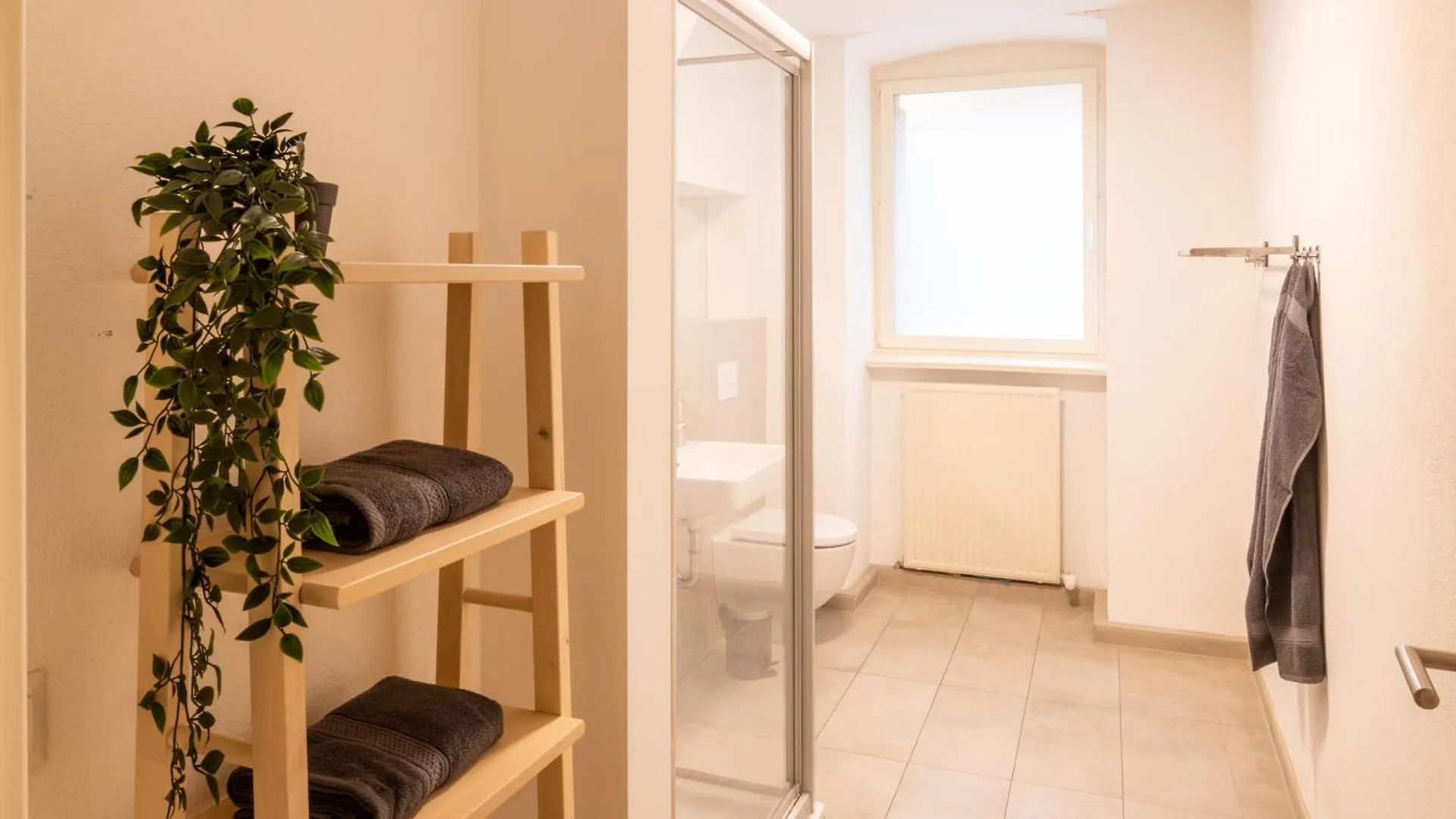 Apartamento 100Qm2, Superior Suite, 7 Beds, Rain Shower Berlín